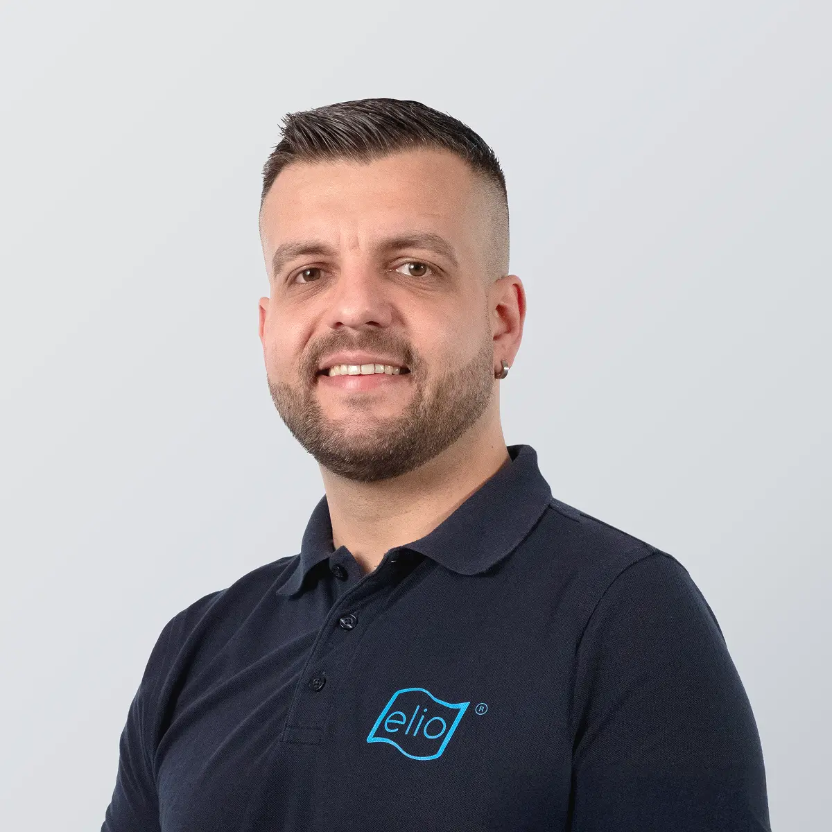 Porträt von Aleksa Marinovic, elio GmbH